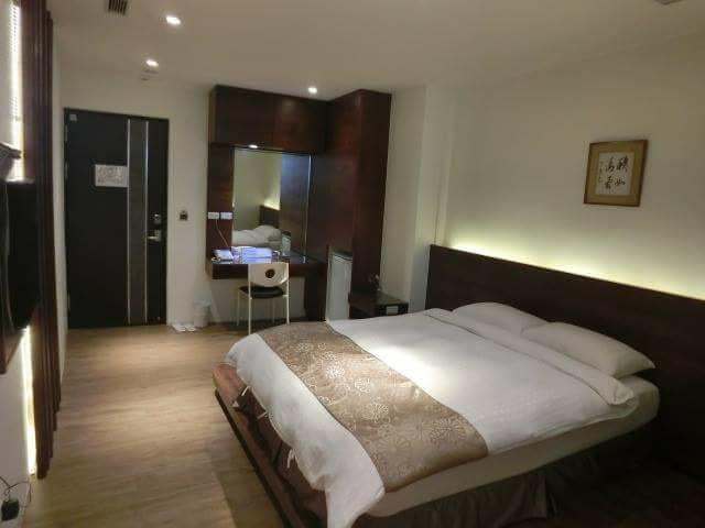 לוקאנג Happy Hostel מראה חיצוני תמונה