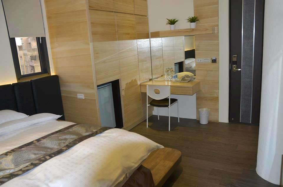 לוקאנג Happy Hostel מראה חיצוני תמונה